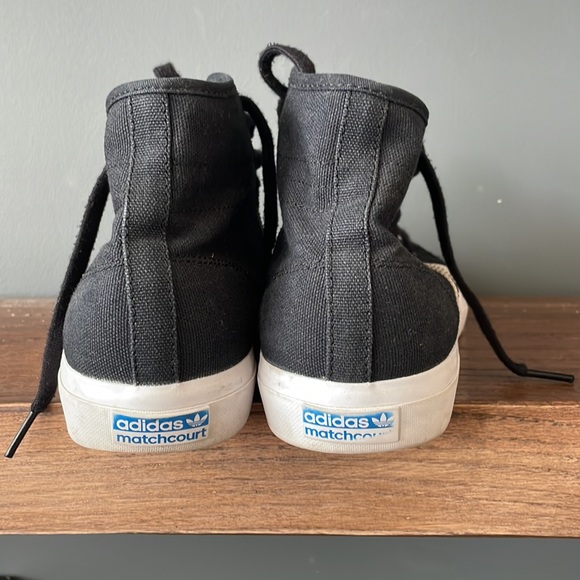 Men’s high top Adidas sneakers - Picture 3 of 5